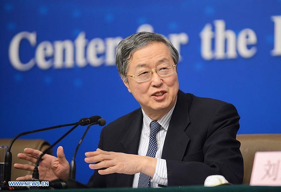 China debe permanecer muy alerta ante inflación, advierte gobernador del banco central