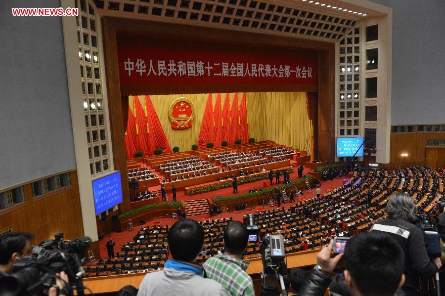 Máxima legislatura china celebra reunión plenaria para elecciones (8)
