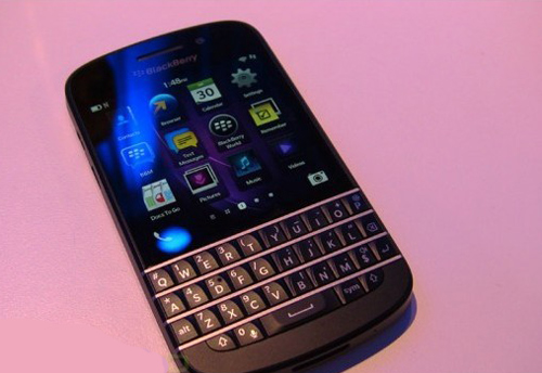 Blackberry Q10 ya tiene teclado físico 