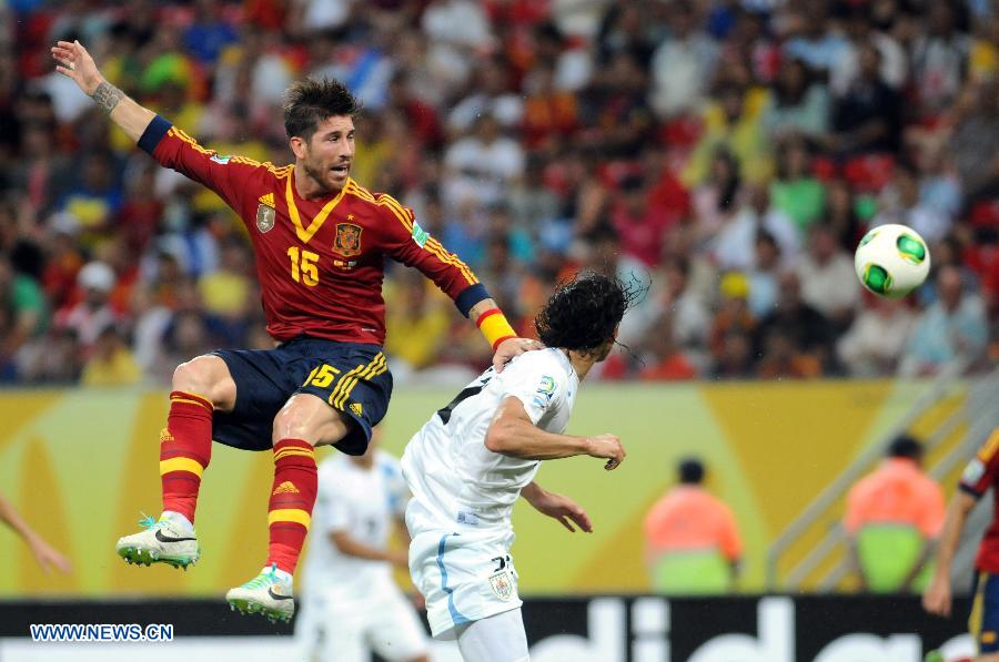 Crónica : España se impone 2-1 a Uruguay en su debut en la Copa Confederaciones