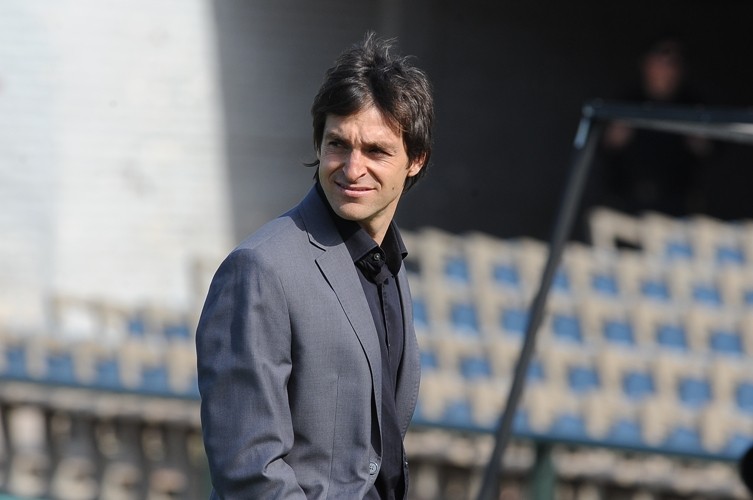 Fútbol: Diego Alonso asume dirección técnica de club uruguayo Peñarol