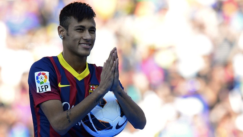 Fútbol: Someten a Neymar a cirugías de amígdalas y de nariz en Río 