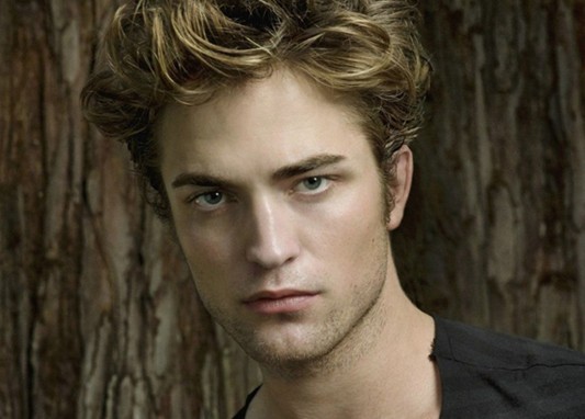 Pattinson agrede a empleado por confundirlo con un fotógrafo