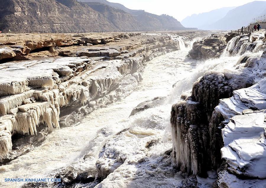 Shaanxi: Bello paisaje invernal de cascada de Hukou