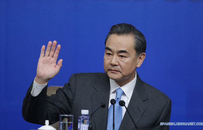 China actuará "más activamente" como importante país responsable, afirma canciller