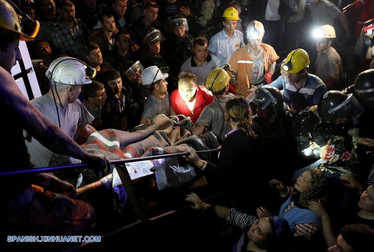 Suman 232 muertos por explosión de mina en Turquía